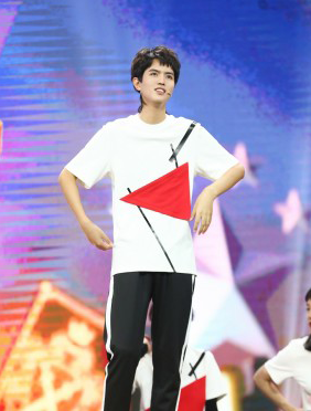 <b>尹毓恪亮相《嗨！蓝朋友》“开口跪” 获胡彦斌走心点评</b>