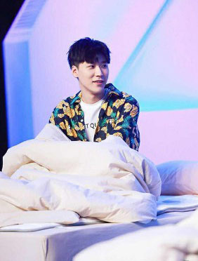 <b>王博文《我是未来》玩转科技 挑战羽毛球世界冠军爆笑连连</b>