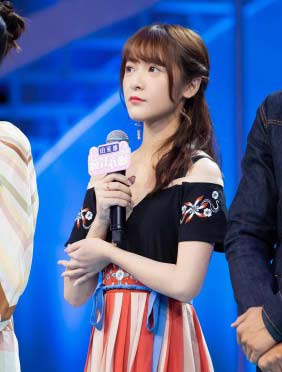 <b>《疯狂衣橱》上演“抢位大战” 徐娇挑战“酷女孩”、赵磊献上“T台大秀”</b>