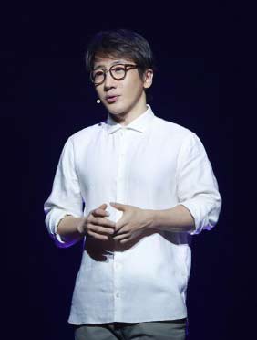 <b>刘谦亮相央视教师节晚会  融合创新上演感人魔术</b>