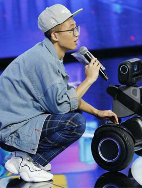 <b>《我是未来》热播  池子收获机器人“儿子”</b>