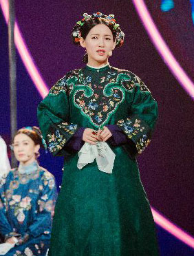 <b>苏青亮相湖南秋晚 “尔晴”归来展现冯巩式幽默</b>