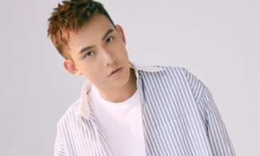 <b>蔡振廷新写真展现反转魅力 清爽造型流露脱俗质感</b>