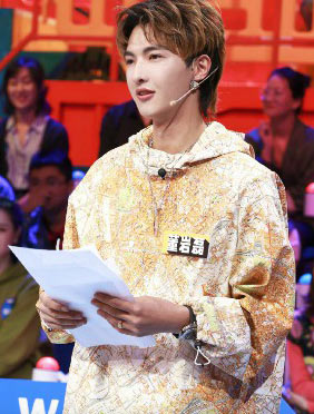 <b>董岩磊《奇葩说5》助阵君越战队 臧鸿飞意外淘汰 </b>