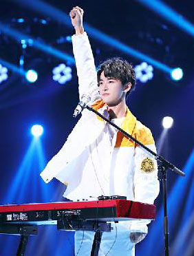 <b> 《下一站传奇》团体争霸 铭亮魅力高音热翻全场</b>