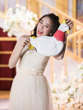 <b>鬼鬼吴映洁再登明侦4 上演骗局之外的温情父女爱</b>