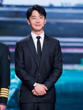 <b>黄轩《国家宝藏》首演舞台剧 “神仙落泪”演绎铁骨柔情</b>