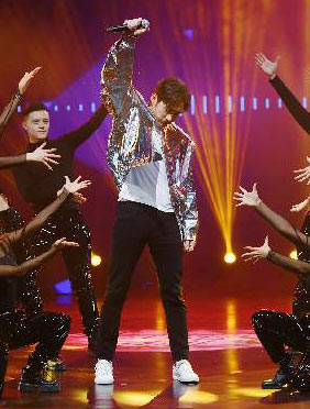 <b>张彬彬罗云熙巅峰对决！《超越吧！英雄》总决赛空降“传奇明星”！</b>