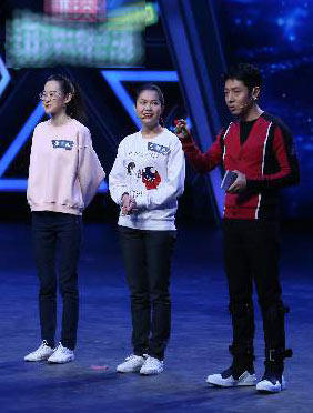 <b>《挑战不可能之加油中国》舟桥官兵在长江天险架通千米浮桥，42名小学生冲击</b>