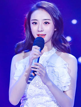 <b>《快乐大本营》甜美亮相 逗趣互动彰显可爱天性</b>