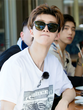 <b>《青春的花路》变真香“团综” 范丞丞回应不适应：在改变，也在成长</b>