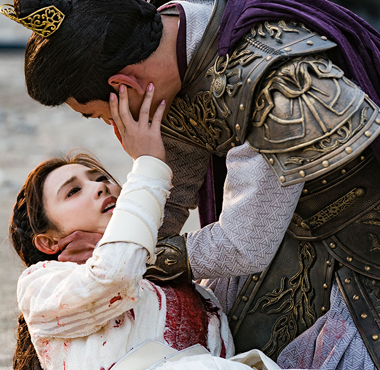 <b>小枫自刎登热搜榜首 彭小苒《东宫》为“新面孔”正名</b>