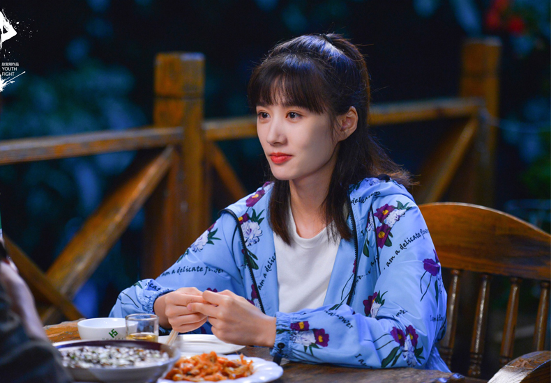 徐悦《青春斗》持续热播 丁兰再遭母亲逼迫