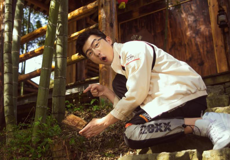 《麦咭小厨》泥地赶鸭熊孩子发难家长崩溃 黄嘉千引导“对待孩子要耐心”