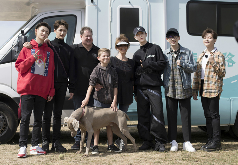 《青春的花路》小鬼、费启鸣友情line瞩目 艾福杰尼在线宠弟弟！