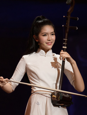 <b>《巅峰之夜》陈依妙父辈个个“大师级”  硬核二胡实力震惊国乐界</b>