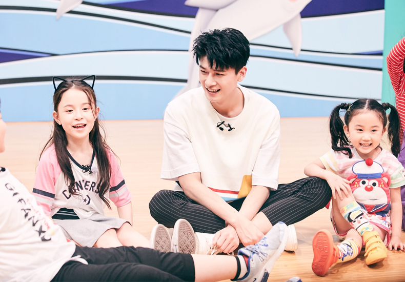   《星空下的童话》开播，徐方舟化身辅导员开启童话之门