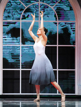 <b>蒋馨柔《巅峰之夜》献上“特殊”舞蹈  坎坷经历引李玟哭到崩溃</b>