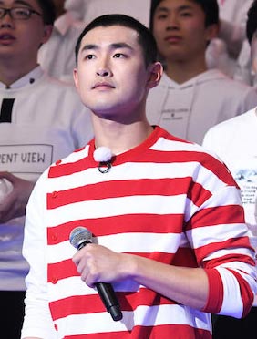 <b>王彦霖化身灵魂歌手回归跑男 思念金曲唱哭全场</b>