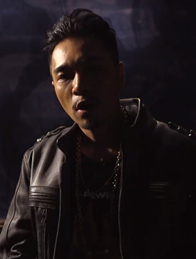 <b>孙骁《中国新说唱》成功晋级！撕裂感嗓音获导师热狗邓紫棋点赞</b>