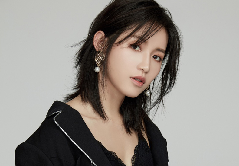 苏青杂志解锁多种风格，精致简约时尚表现力十足