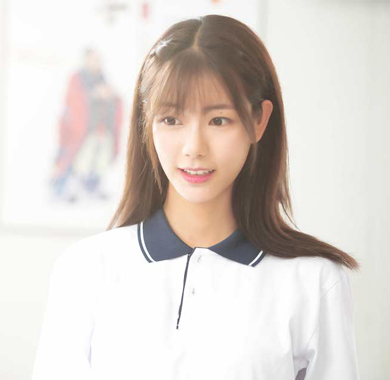 <b>《唯美貌不可辜负》今日上线 辛瑞琪“巴掌脸”引热议</b>