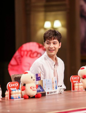 <b>大左杨迪回忆宿舍生活令“歪果仁”震惊 《非正式会谈》第五季爆笑与泪水齐</b>