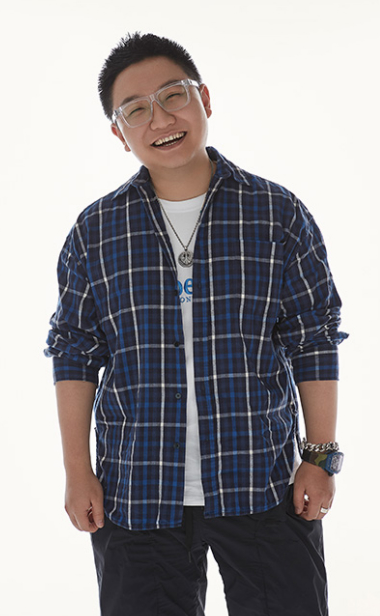 <b>喜剧应具备正能量喜感——专访2019综艺峰会年度匠心编剧娄辰</b>