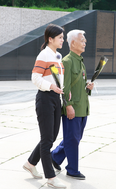 <b>清流节目《闪亮的名字2》荣耀回归，第一期致敬“中国战神”杨根思太燃了！</b>