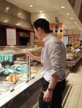 <b>店长黄晓明努力经营中餐厅 添置物资体恤员工接下包场大单</b>