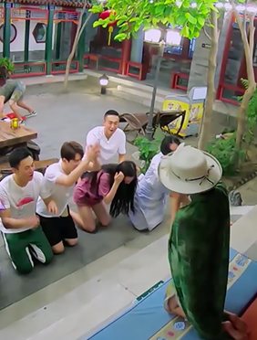 <b>这届《游客》可谓卧虎藏龙 陈学冬被打脸给“仙女姐姐”跪了</b>