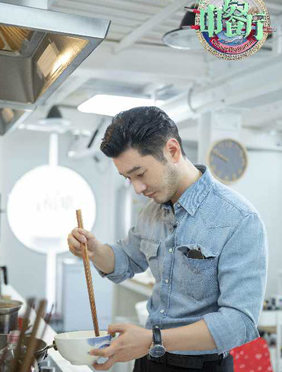 <b>黄晓明《中餐厅》考察杨紫《还珠格格》 “扣工资”承担责任收获好评</b>