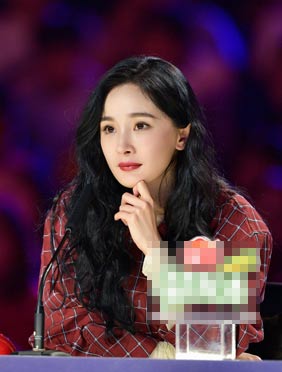 <b>《中国达人秀》金星化身细节控尽显专业风范，“嘴甜”杨幂频出高情商金句</b>