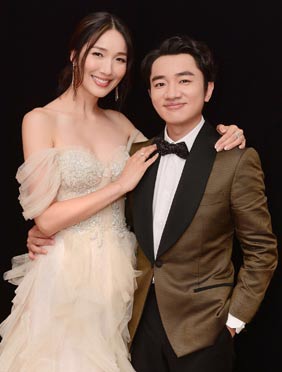 <b>央视中秋晚会王祖蓝李亚男夫妻高甜献唱《想把我唱给你听》</b>