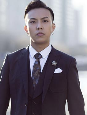 <b>《攀登者》上映 韧性青年迈逊热血演绎登山队员勇攀珠峰</b>