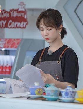 <b>《中餐厅》狂野休假日火热来袭 美食美景嗨翻陶尔米纳</b>