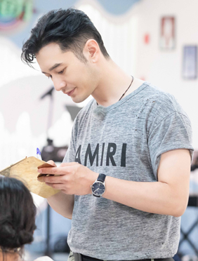 <b>黄晓明《中餐厅》超额完成kpi  告别信真挚动人看哭网友</b>