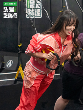 <b>《头号型动派》程潇即将告别 钱枫做健康晚宴众人不舍</b>