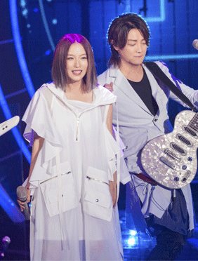 <b>《嗨唱转起来》刮起怀旧风，张卫健、飞儿乐团上演影视金曲大放送</b>