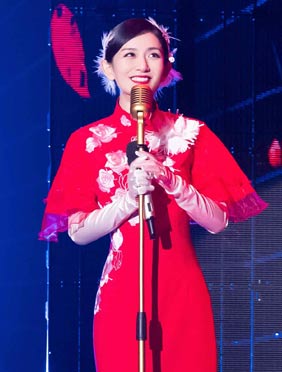 <b>《嗨唱转起来》主题曲MV发布 “动次动次”令人上头走红网络</b>