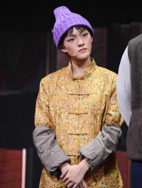 <b>文淇四川话助演《说法》!台上“找小抄”拉票引爆笑</b>