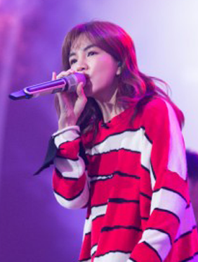 <b>《嗨唱转起来》潘粤明、陈嘉桦尽显高能互动，多元音乐故事增量情感色彩</b>