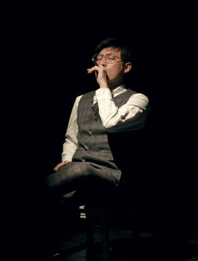 <b>丁冠中话剧《拜金相对论》京城开演  诠释“极品反派”张力十足 </b>