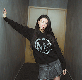 <b>赵小棠最新写真 不惧高冷恣意青春</b>