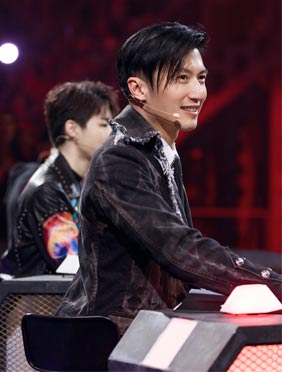 <b>《我们的乐队》先锋原创引热议，谢霆锋王俊凯探讨乐队创新价值</b>