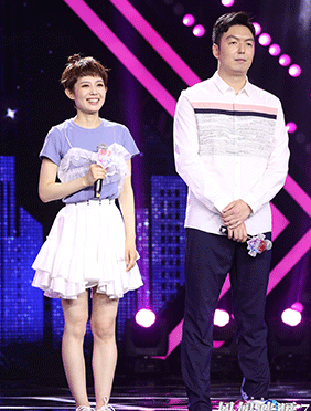 <b>《妈妈咪呀》护士妈妈为请战援鄂剪去长发 宁静黄舒骏程雷起立致敬</b>