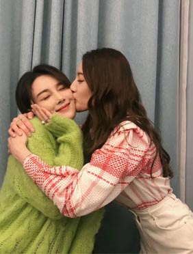 <b>高颜值姐妹花上线！张馨予热巴戏里甜蜜满溢 戏外互“怼”不断</b>