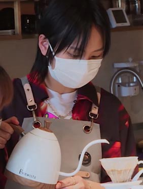 <b>《我要这样生活》周笔畅上咖啡课解压 秦霄贤直言看着都累</b>