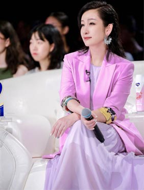 <b>秦海璐创造营首秀 现场放话“站得多高不重要”</b>