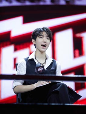 <b>王俊凯暖心安慰选手 破圈助推获认可</b>